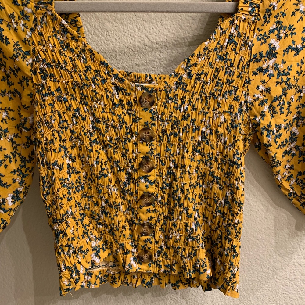 Cute Spring Top - Picture 2 of 4